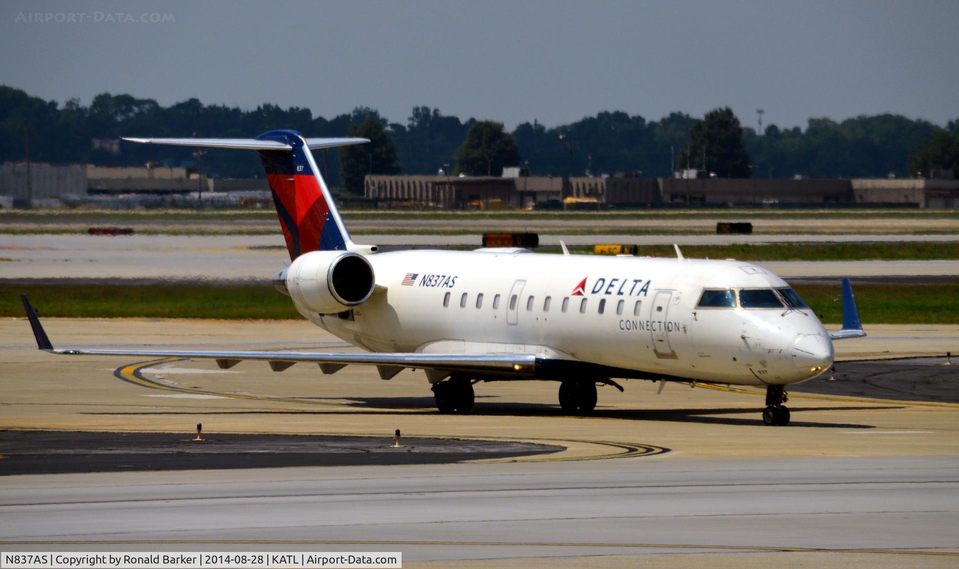 N837AS, 1998 Bombardier CRJ-200ER (CL-600-2B19) C/N 7271, Taxi Atlanta