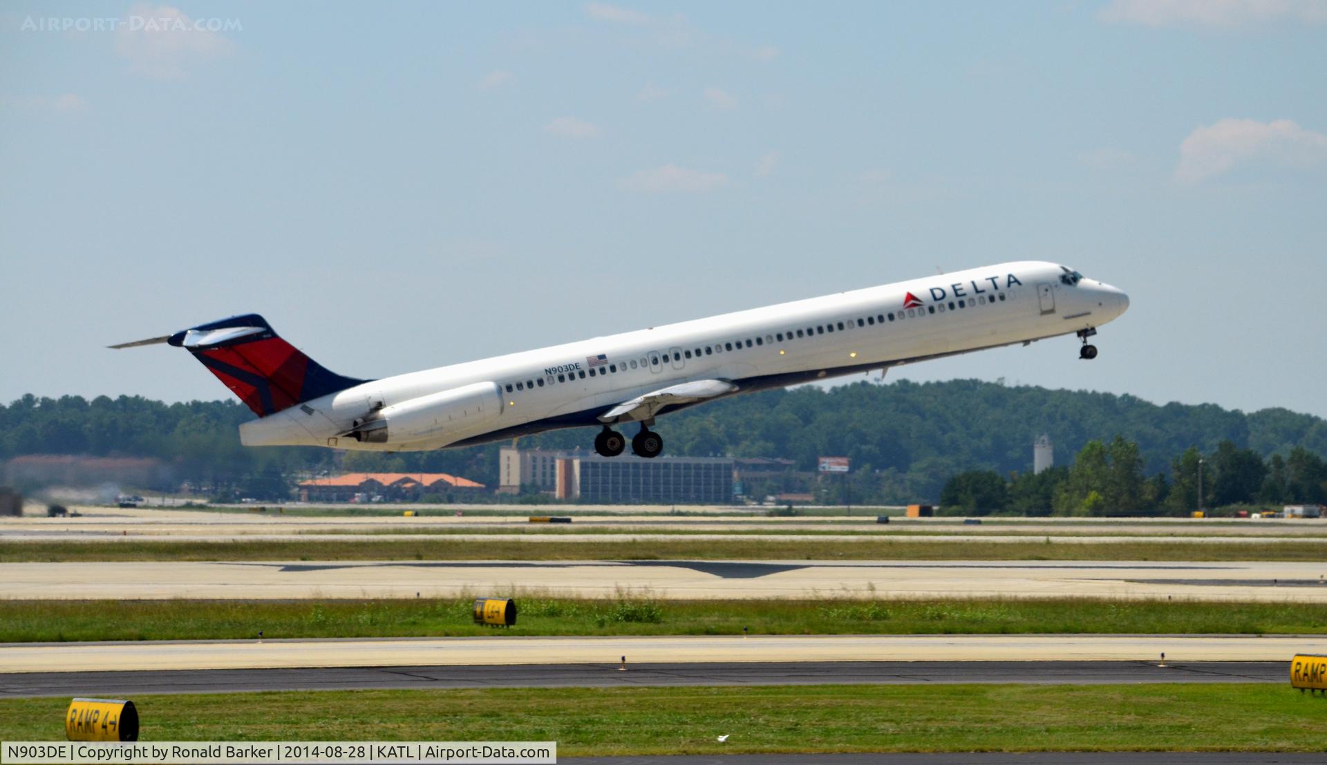 N903DE, 1992 McDonnell Douglas MD-88 C/N 53380, Takeoff Atlnata