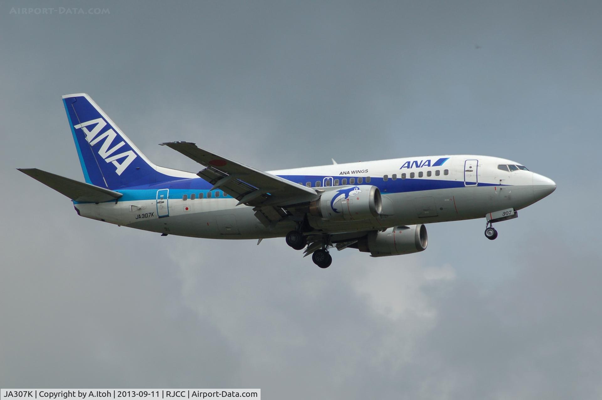 JA307K, 1999 Boeing 737-54K C/N 29795, Final approach to rwy 19L at RJCC