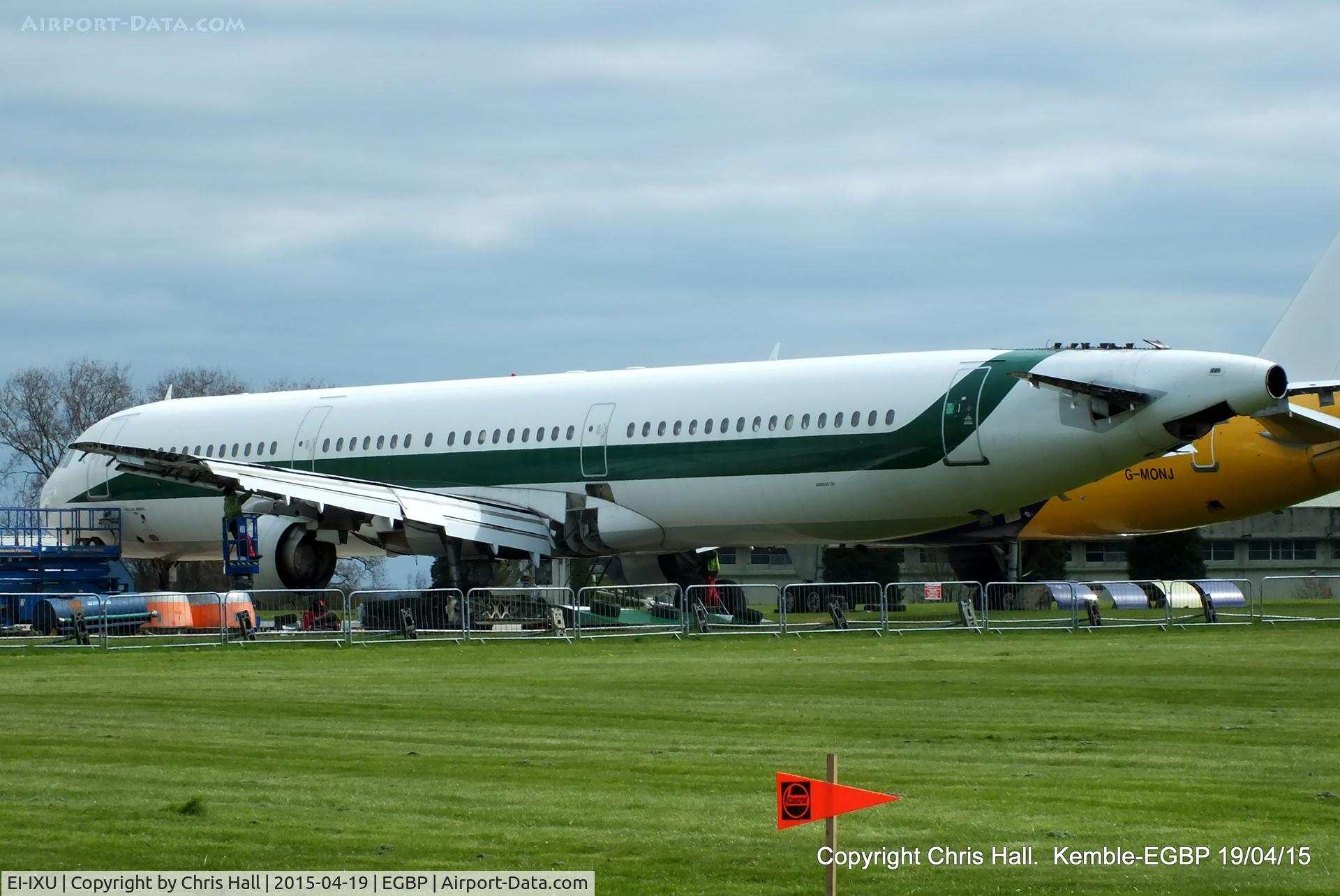 EI-IXU, 1993 Airbus A321-111 C/N 434, ex Alitalia, being scraped at Kemble
