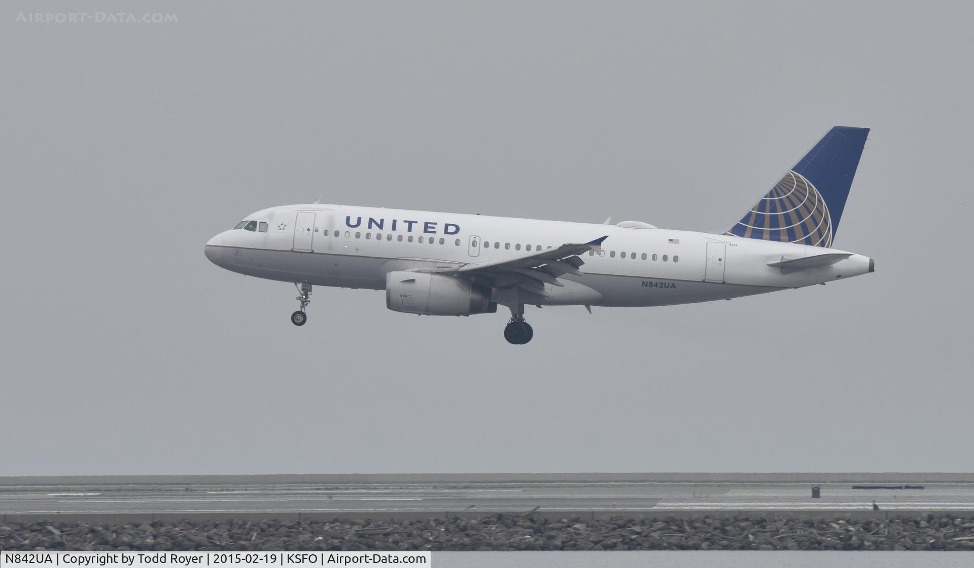 N842UA, 2001 Airbus A319-131 C/N 1569, Landing at SFO