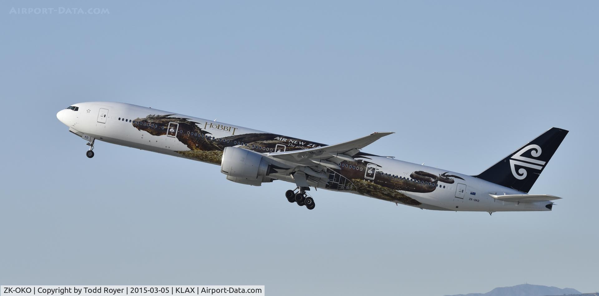 ZK-OKO, 2011 Boeing 777-306/ER C/N 38407, Departing LAX on 25R