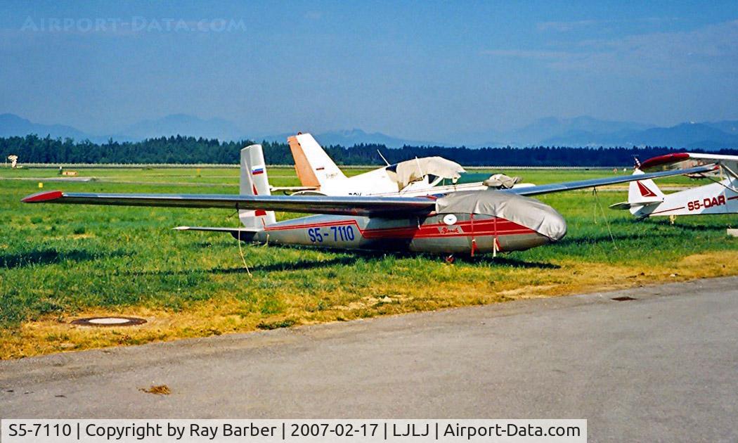 S5-7110, Let L-13 Blanik C/N 026923, LET L-13 Blanik [026923] Ljubljana~S5 19/06/1996