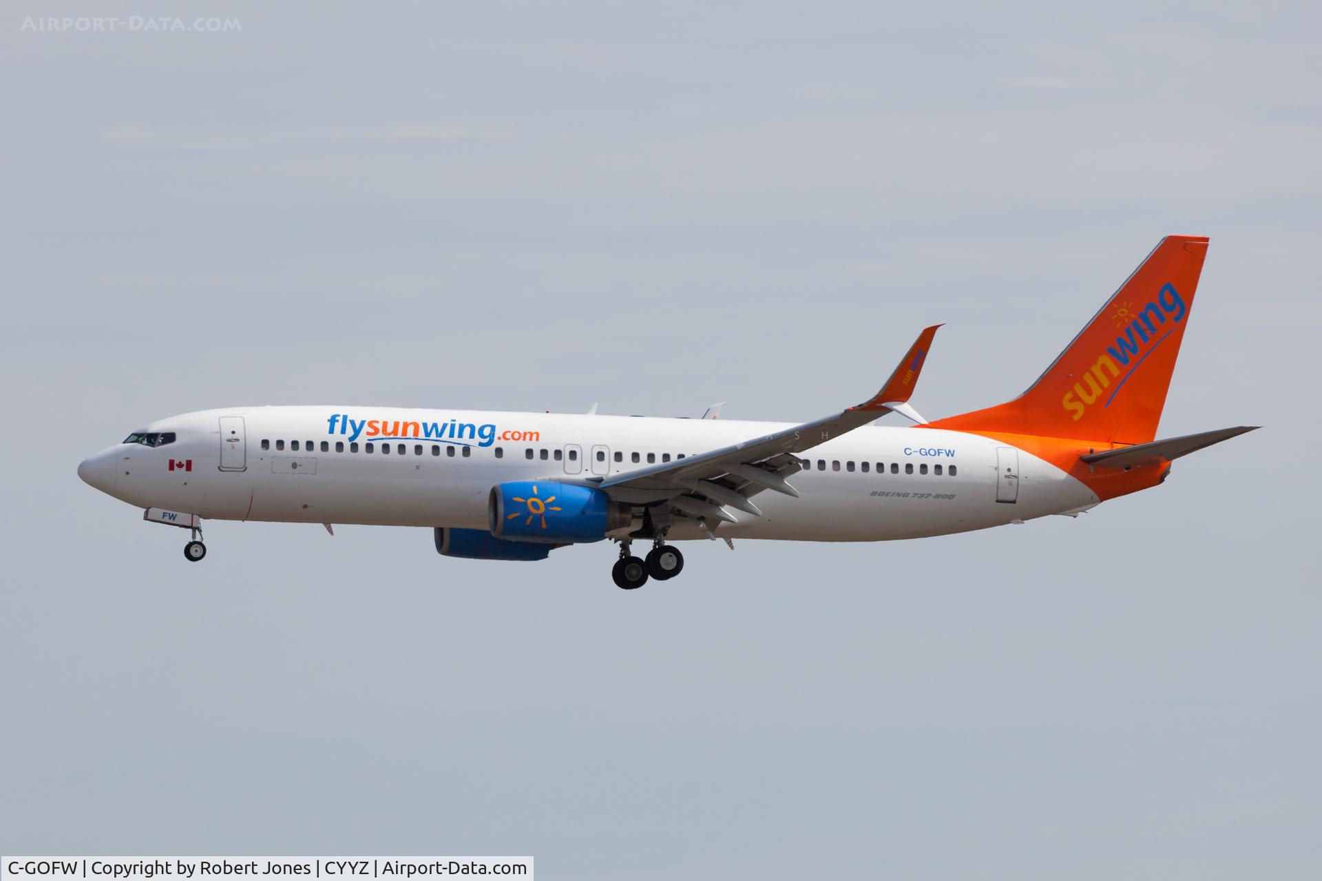 C-GOFW, 2004 Boeing 737-8BK C/N 33018, At Toronto Pearson