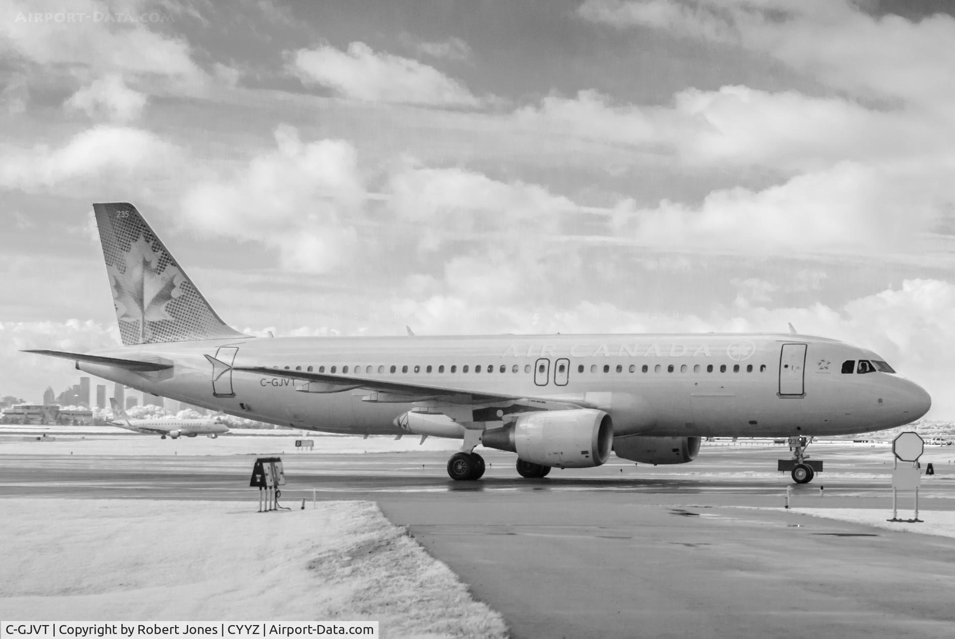 C-GJVT, 2002 Airbus A320-214 C/N 1719, At Toronto Pearson in infrared