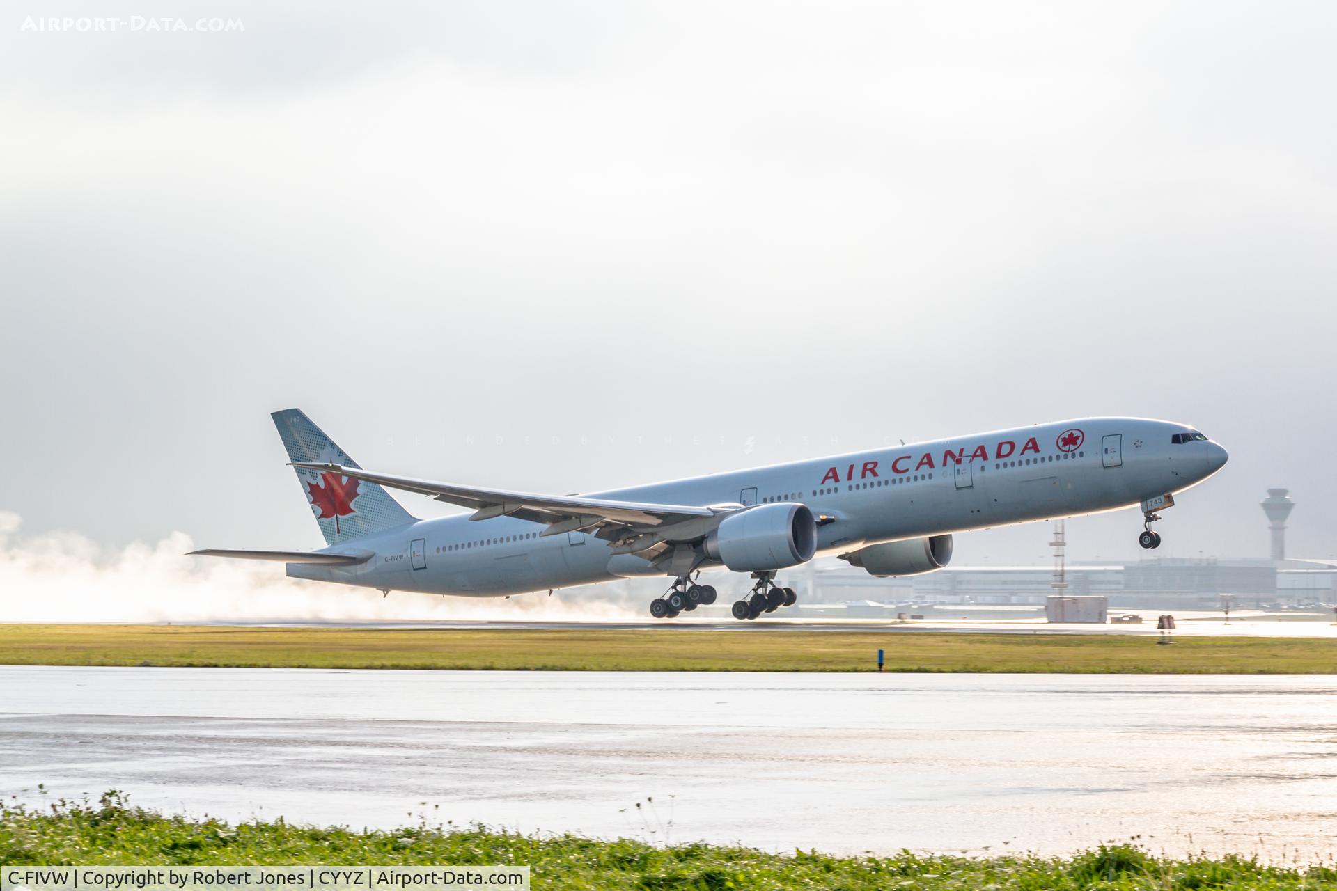 C-FIVW, 2013 Boeing 777-333/ER C/N 42218, At Toronto Pearson