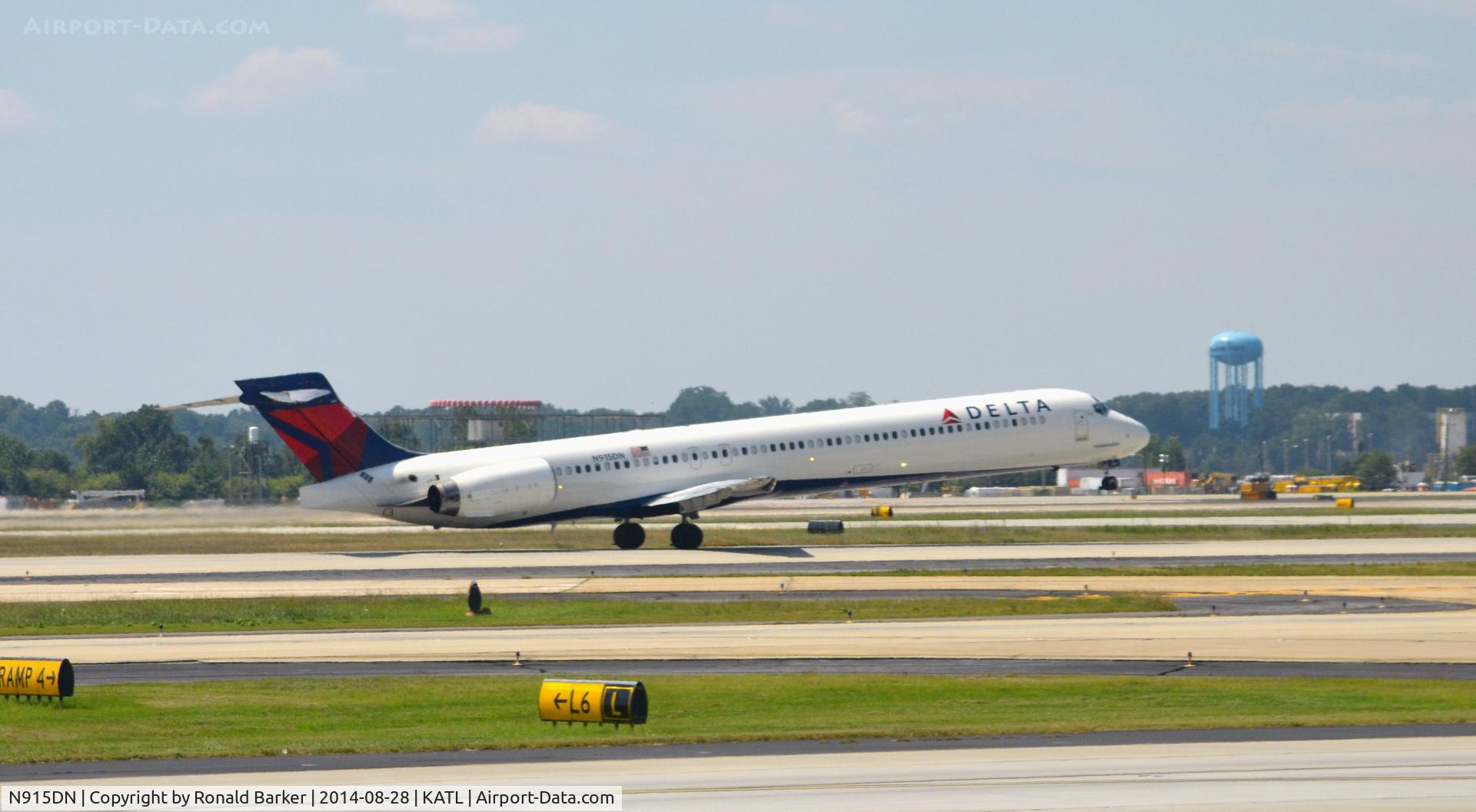 N915DN, 1996 McDonnell Douglas MD-90-30 C/N 53395, Takeoff Atlanta
