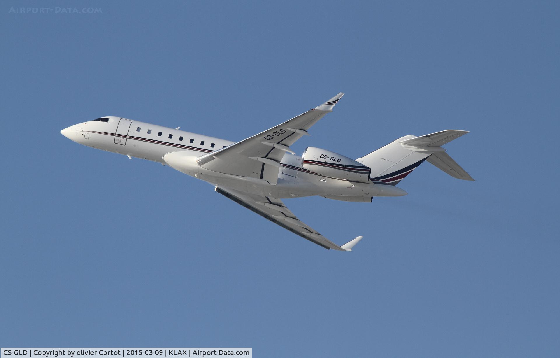 CS-GLD, 2012 Bombardier BD-700-1A10 Global 6000 C/N 9538, Taking off from LAX