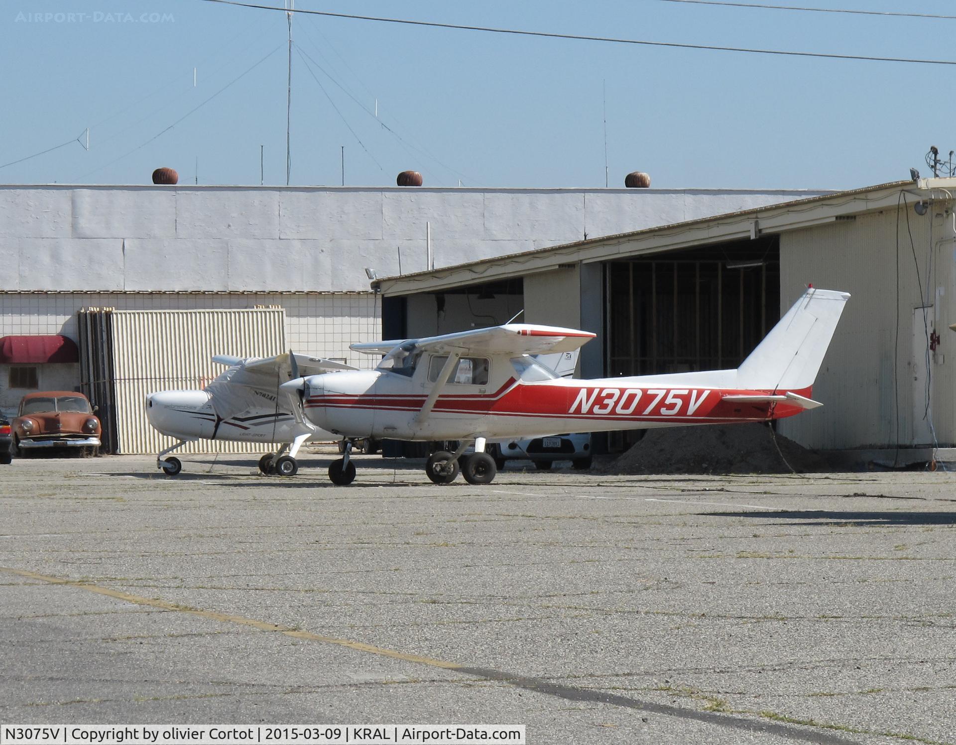 N3075V, 1974 Cessna 150M C/N 15076378, Riverside airport