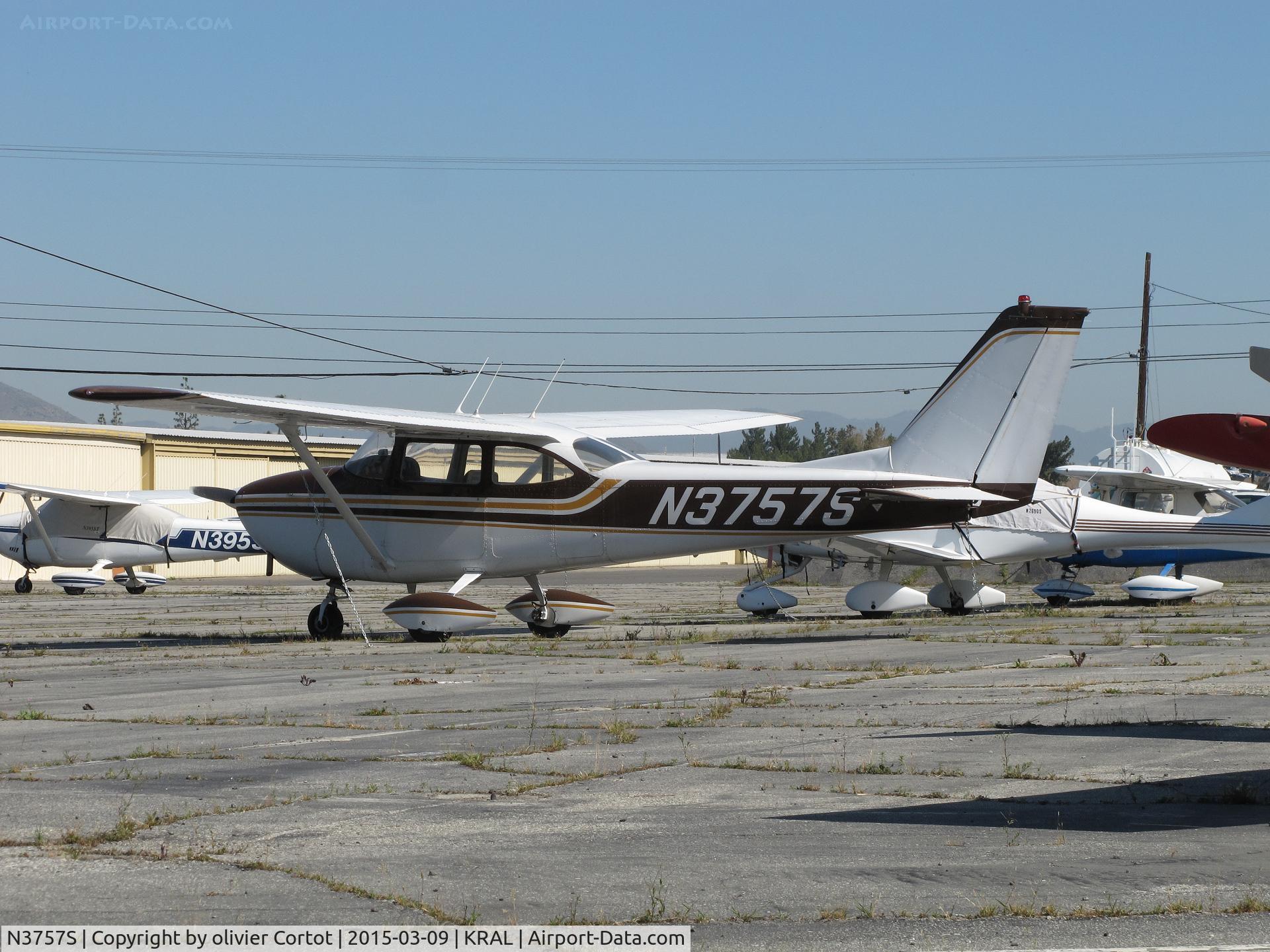 N3757S, 1963 Cessna 172E C/N 17250957, Riverside airport