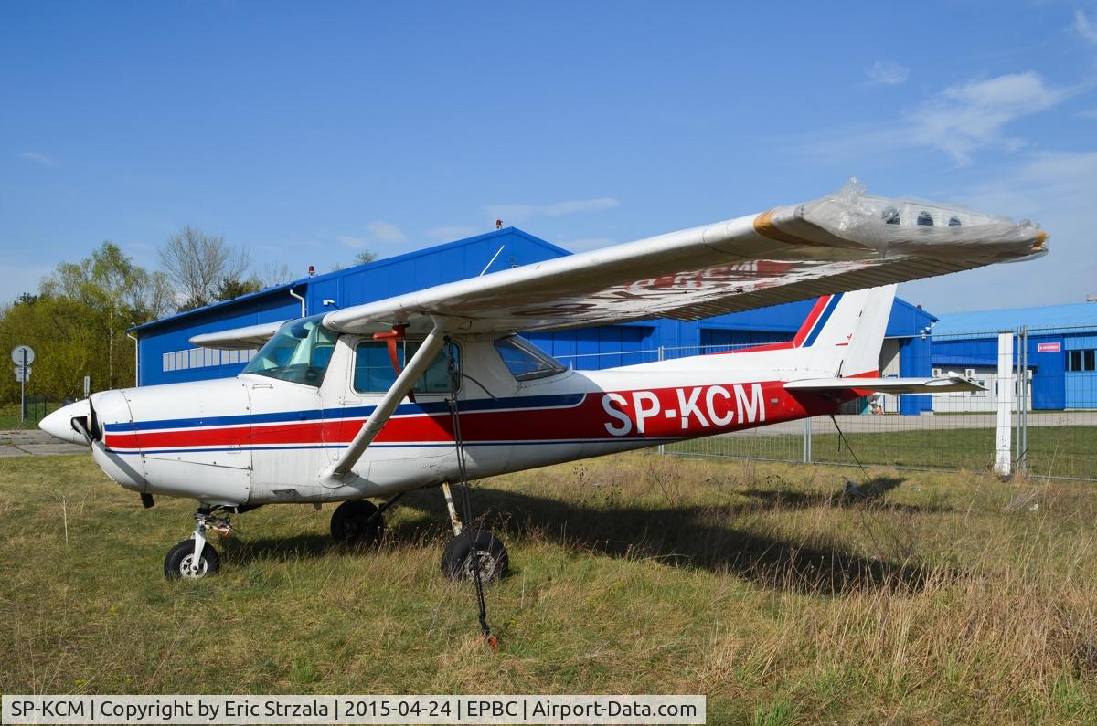SP-KCM, 1978 Cessna 152 C/N 15282637, Standing in front of Husair hangar. Waiting for maintenence.