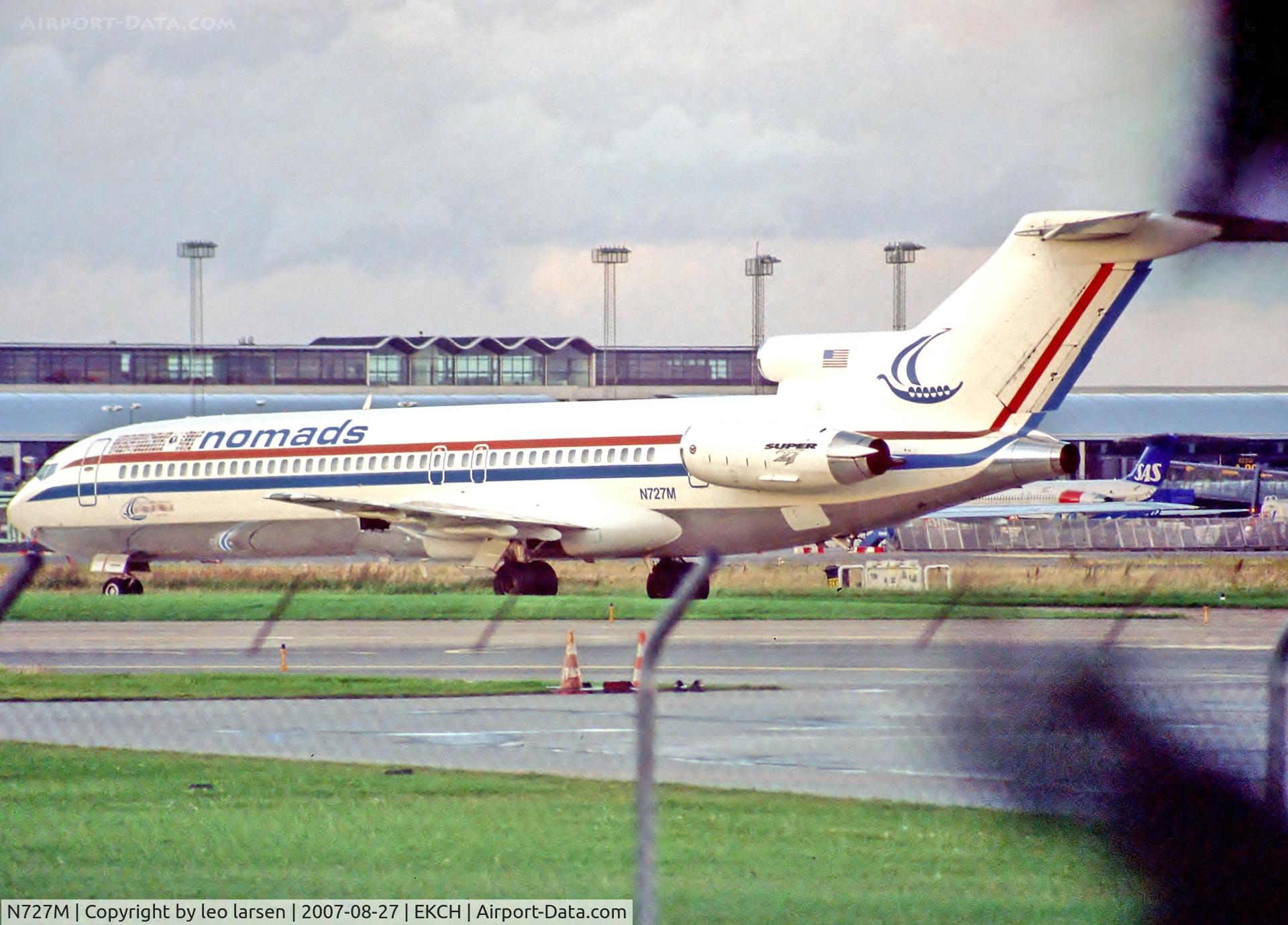 N727M, 1982 Boeing 727-221 C/N 22541, Copenhagen Kastrup 27.8.07 sorry for the vegetation (a rare guest in CPH)