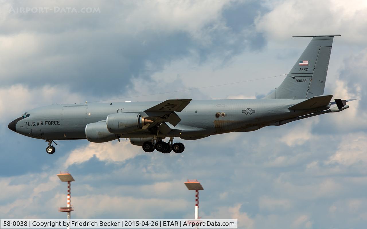 58-0038, 1958 Boeing KC-135R Stratotanker C/N 17783, on final RW26