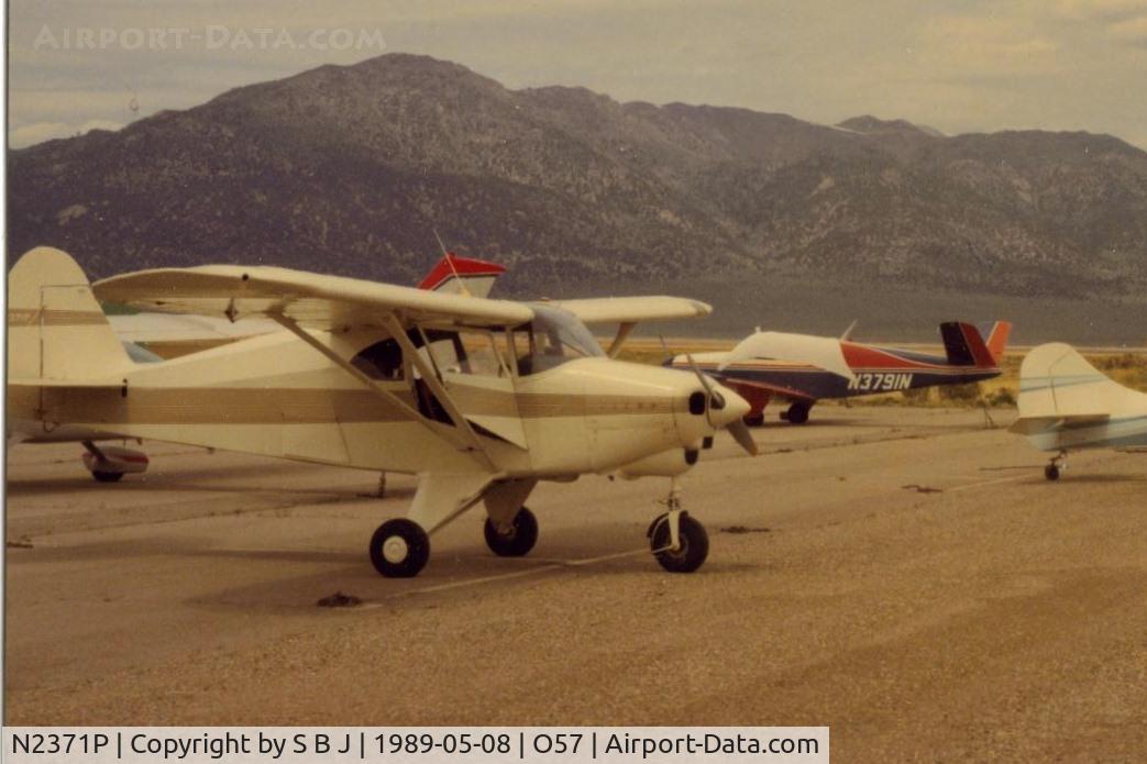 N2371P, 1955 Piper PA-22-150 Tri-Pacer C/N 22-2762, 71P at Bridgeport sporting its recent paint job.Hard to believe that the V tail 91N seen in the distance,is 8 years older then 71P.