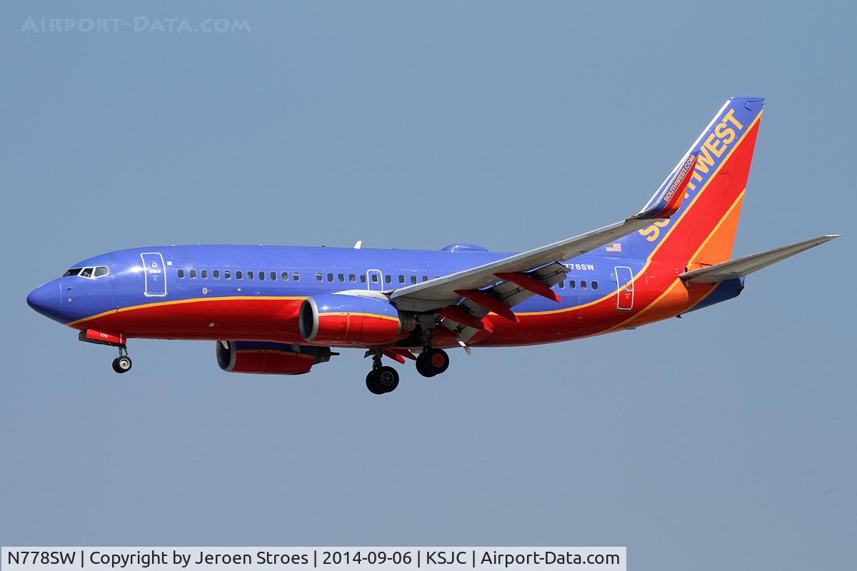 N778SW, 2000 Boeing 737-7H4 C/N 27883, southwest