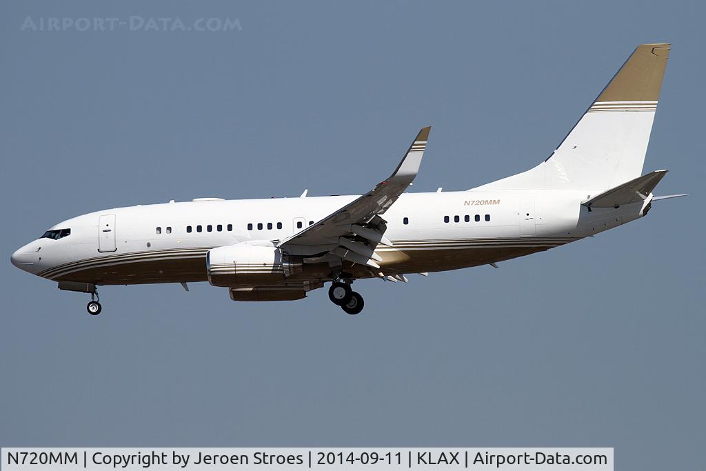 N720MM, 2001 Boeing 737-7ET C/N 33010, bizzer