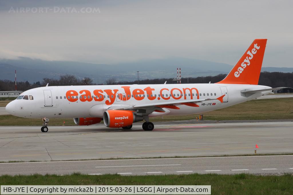 HB-JYE, 2009 Airbus A320-214 C/N 4006, Taxiing