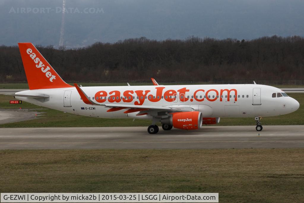 G-EZWI, 2013 Airbus A320-214 C/N 5592, Taxiing