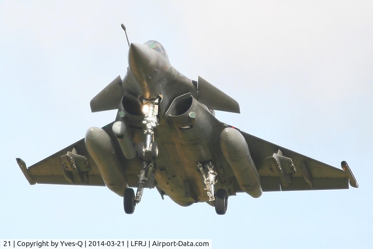 21, Dassault Rafale M C/N 21, Dassault Rafale M,  Short approach rwy 26, Landivisiau Naval Air Base (LFRJ)