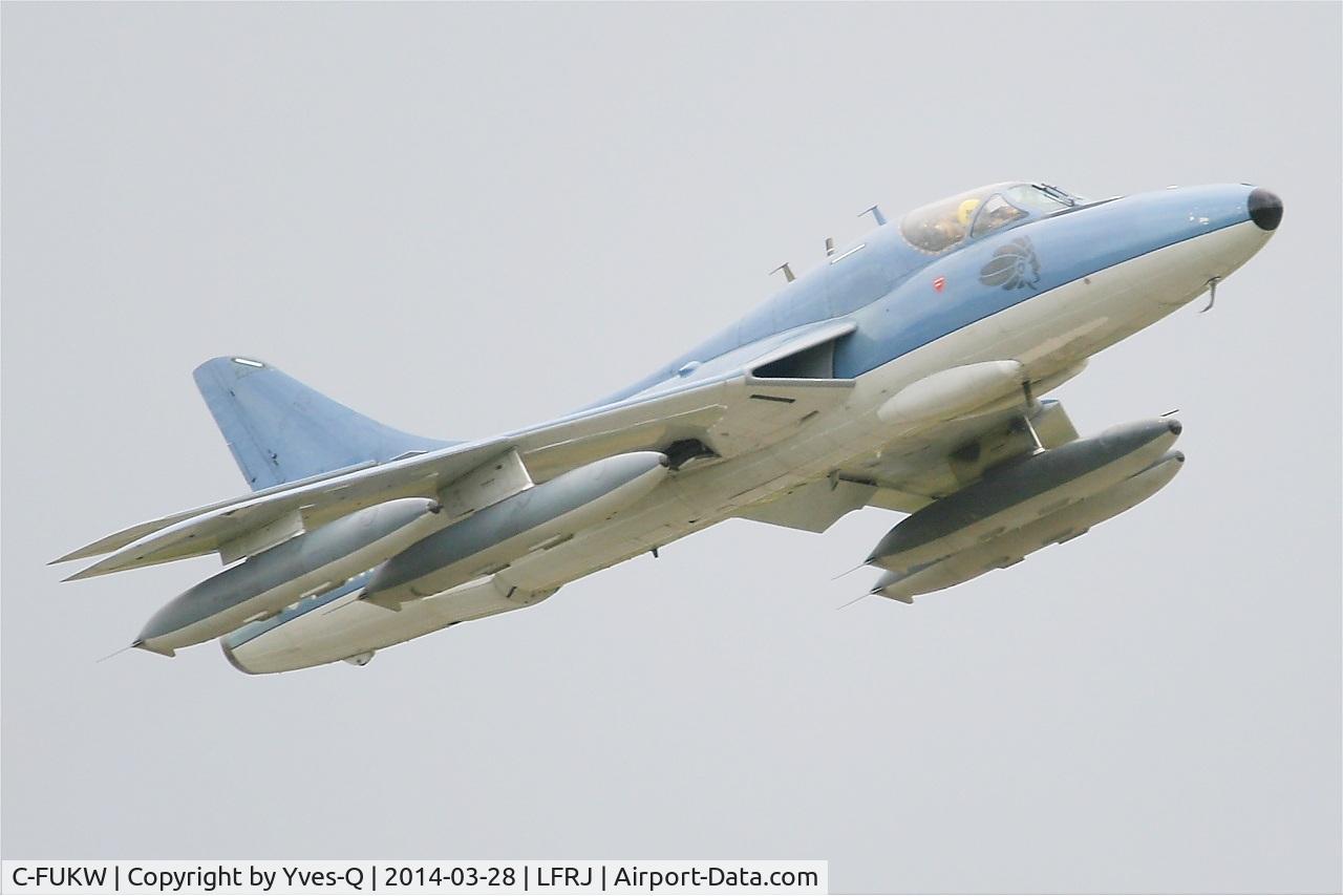 C-FUKW, 1954 Hawker Hunter T.68 C/N HABL-003215&41H-680368, Apache Aviation Hawker Hunter T.68,  Take-off Rwy 08, Landivisiau Naval Air Base (LFRJ)