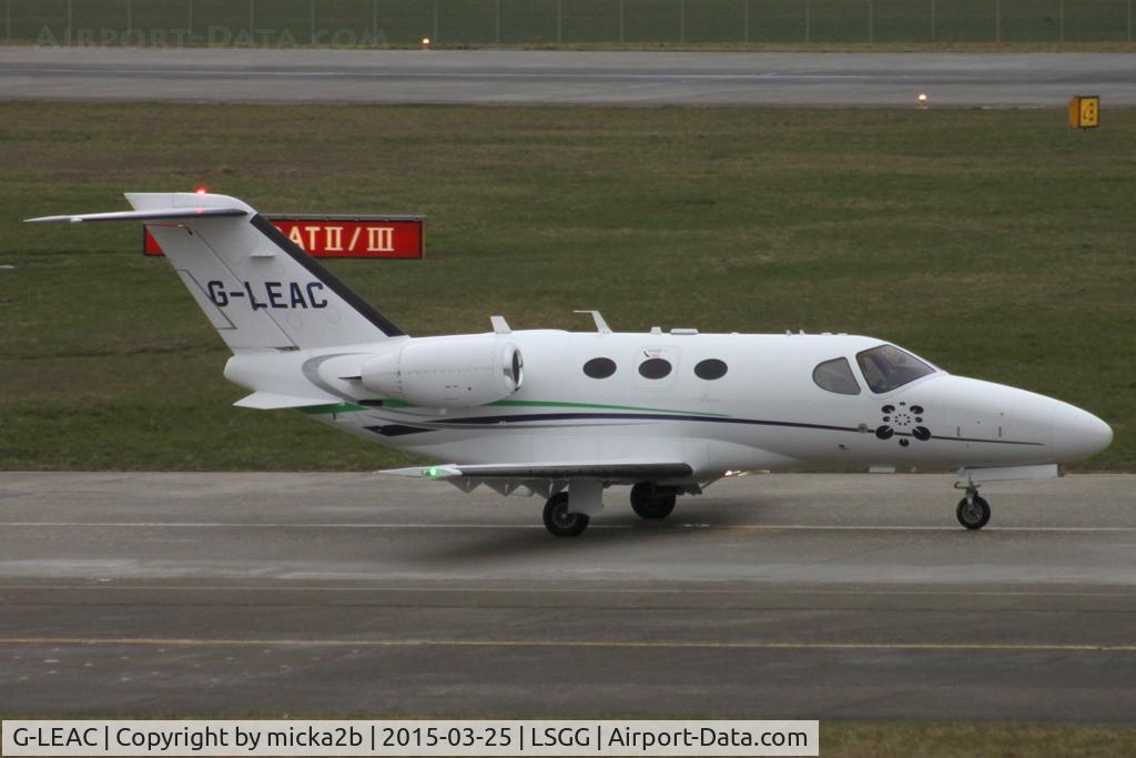 G-LEAC, 2008 Cessna 510 Citation Mustang Citation Mustang C/N 510-0075, Taxiing
