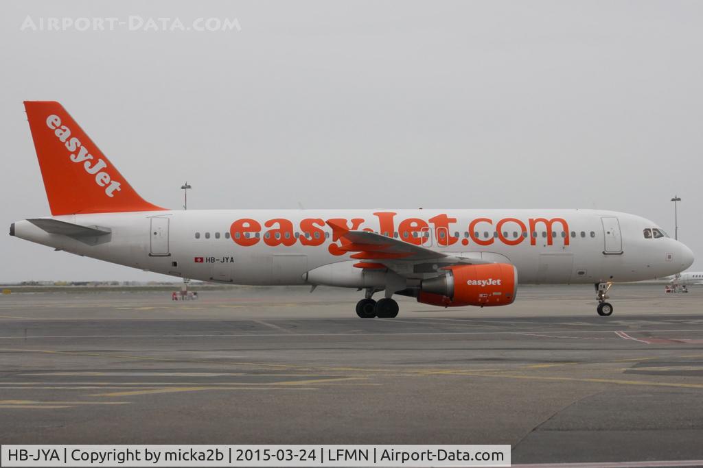 HB-JYA, 2010 Airbus A320-214 C/N 4250, Taxiing