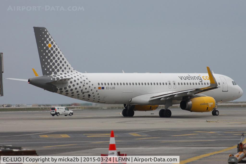 EC-LUO, 2013 Airbus A320-232 C/N 5530, Taxiing