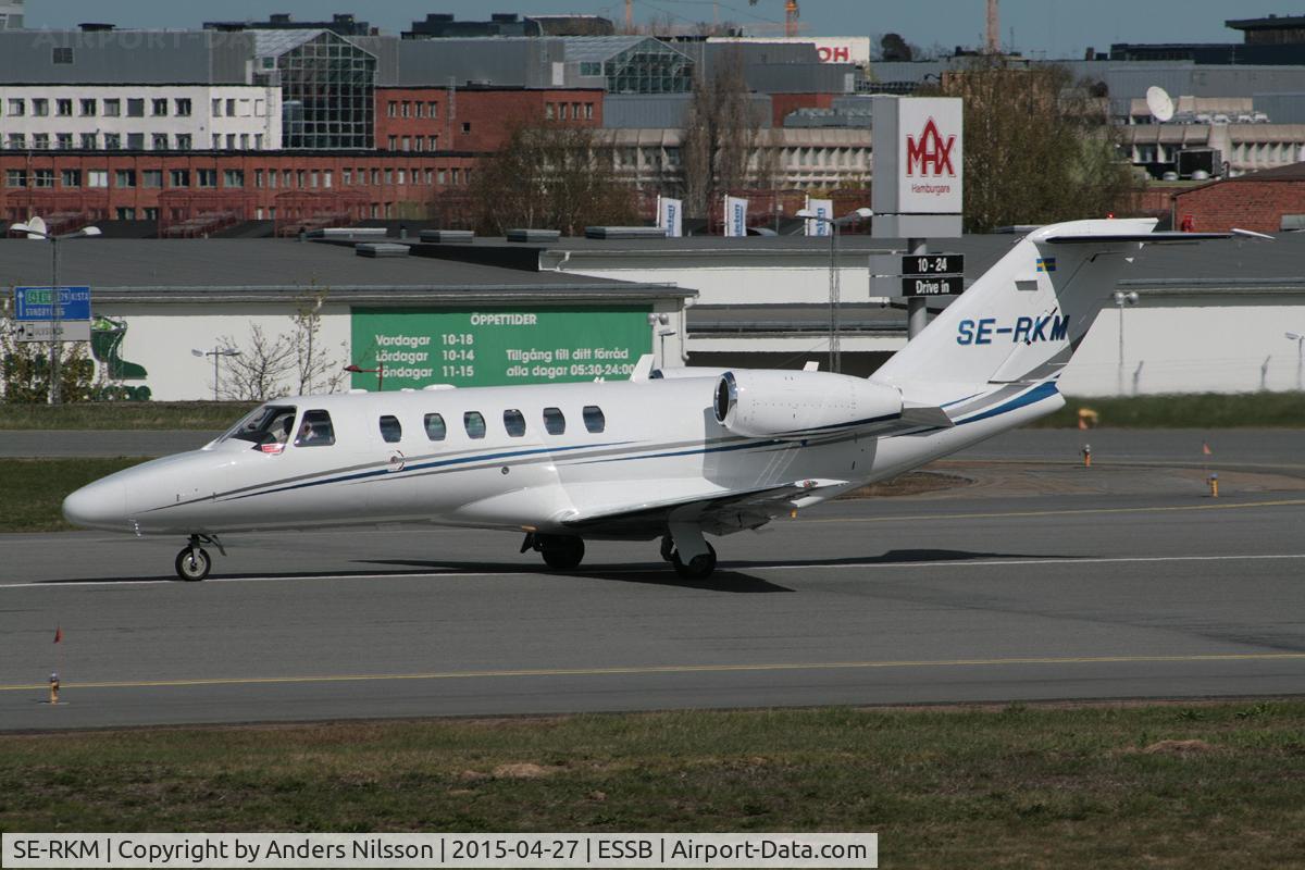 SE-RKM, 2008 Cessna 525A CitationJet CJ2+ C/N 525A-0435, Departing runway 30.