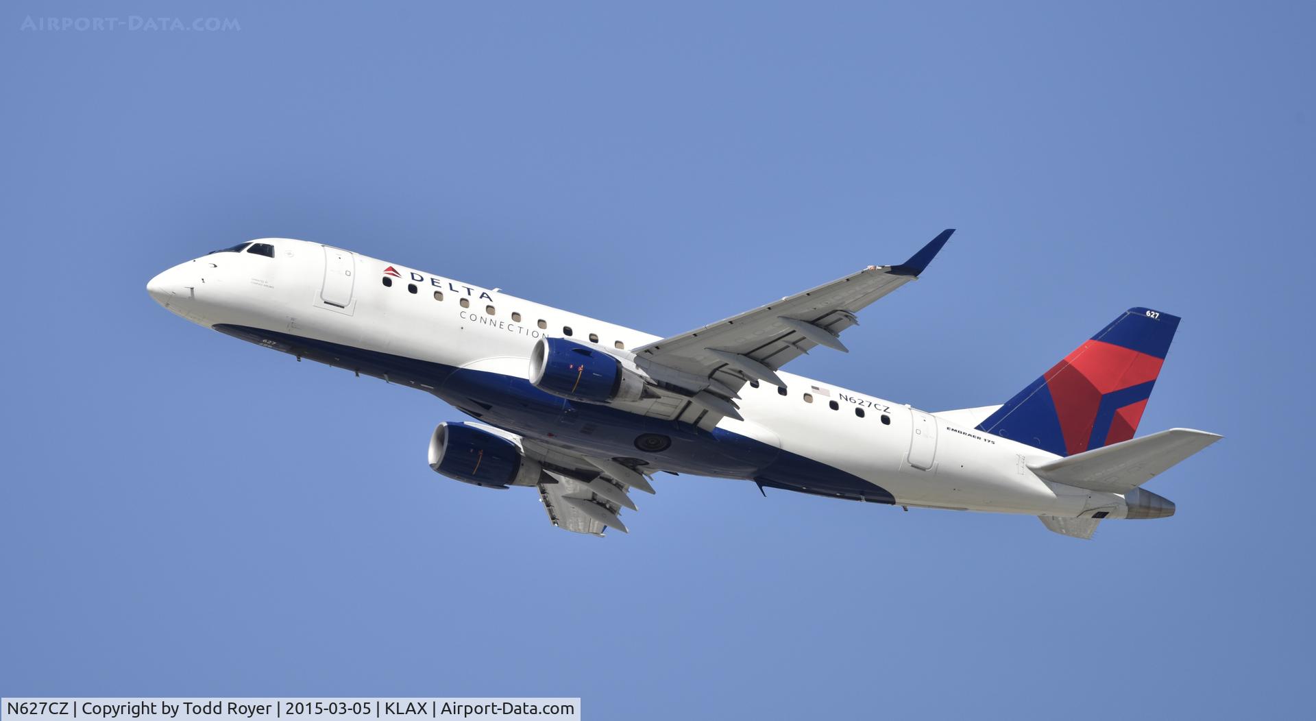 N627CZ, 2008 Embraer 175LR (ERJ-170-200LR) C/N 17000229, Departing LAX on 25R