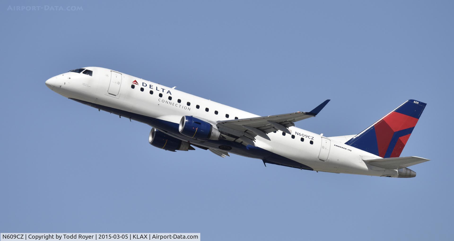 N609CZ, 2007 Embraer 175LR (ERJ-170-200LR) C/N 17000197, Departing LAX on 25R