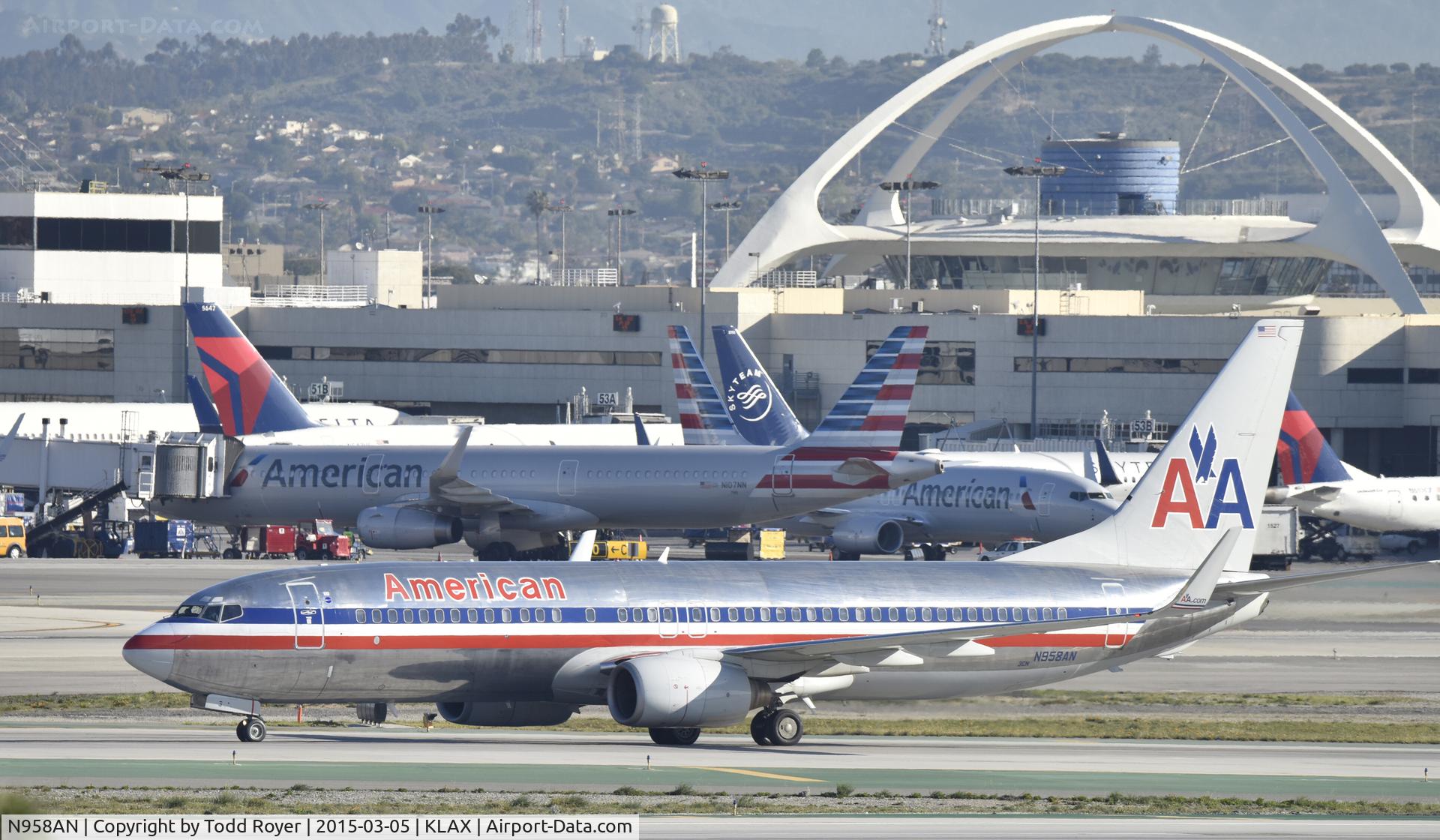 N958AN, 2001 Boeing 737-823 C/N 30091, Arrived at LAX on 25L