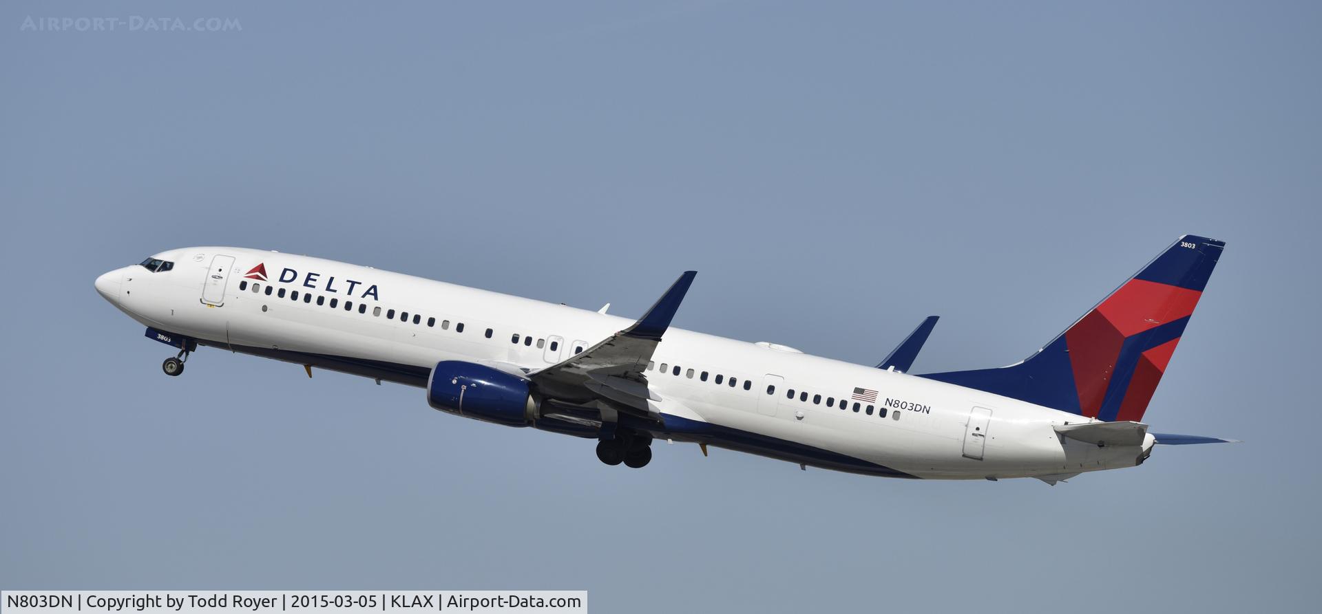 N803DN, 2013 Boeing 737-932/ER C/N 31919, Departing LAX on 25R
