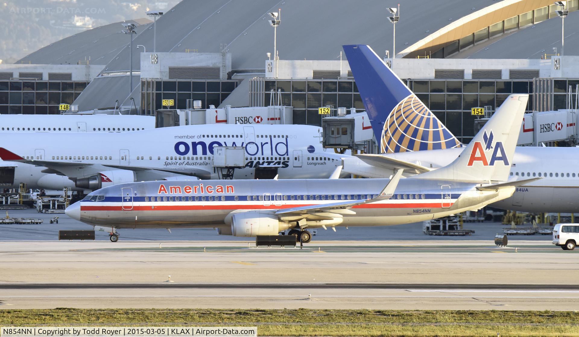 N854NN, 2010 Boeing 737-823 C/N 33214, Taxiing for departure at LAX