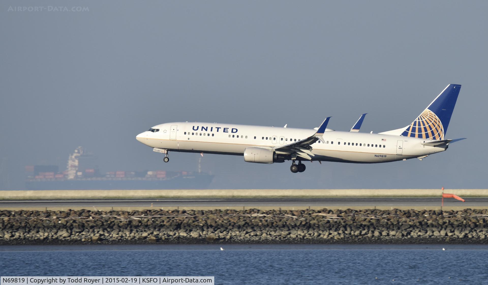 N69819, 2014 Boeing 737-924/ER C/N 43533, Landing at SFO