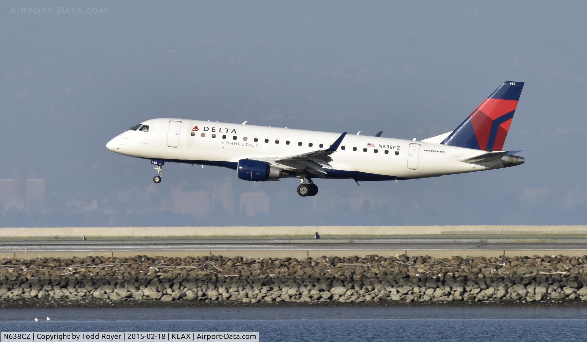 N638CZ, 2008 Embraer 175LR (ERJ-170-200LR) C/N 17000259, Landing at SFO