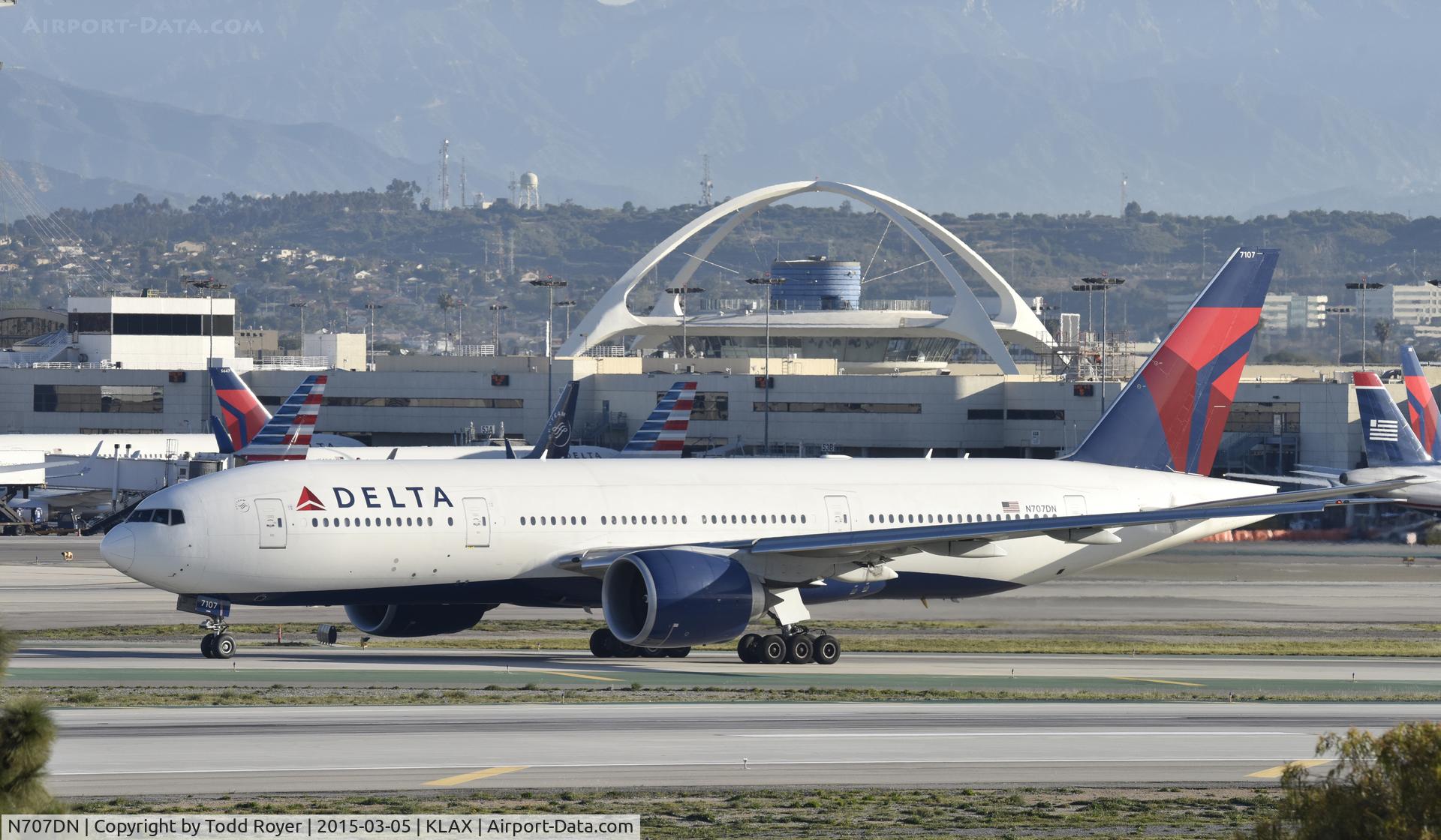 N707DN, 2009 Boeing 777-232/LR C/N 39091, Arrived at LAX on 25L