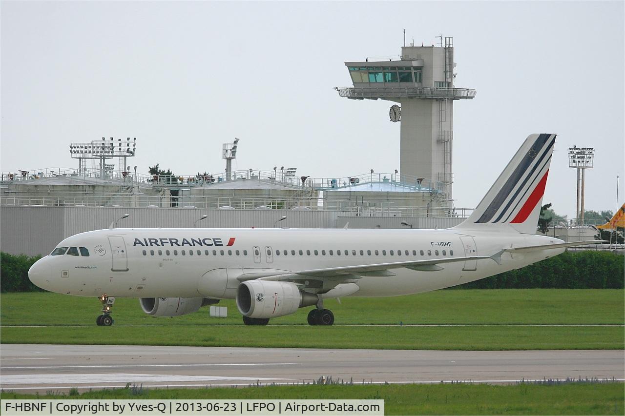 F-HBNF, 2011 Airbus A320-214 C/N 4714, Airbus A320-214, Taxiing after Landing Rwy 26, Paris-Orly Airport (LFPO-ORY)