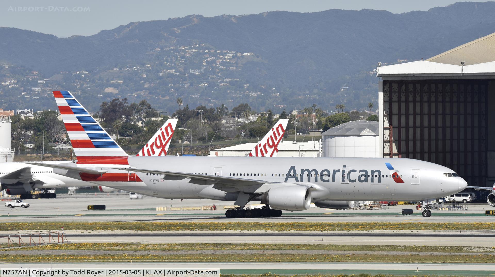 N757AN, 2001 Boeing 777-223 C/N 32636, Taxiing to gate at LAX
