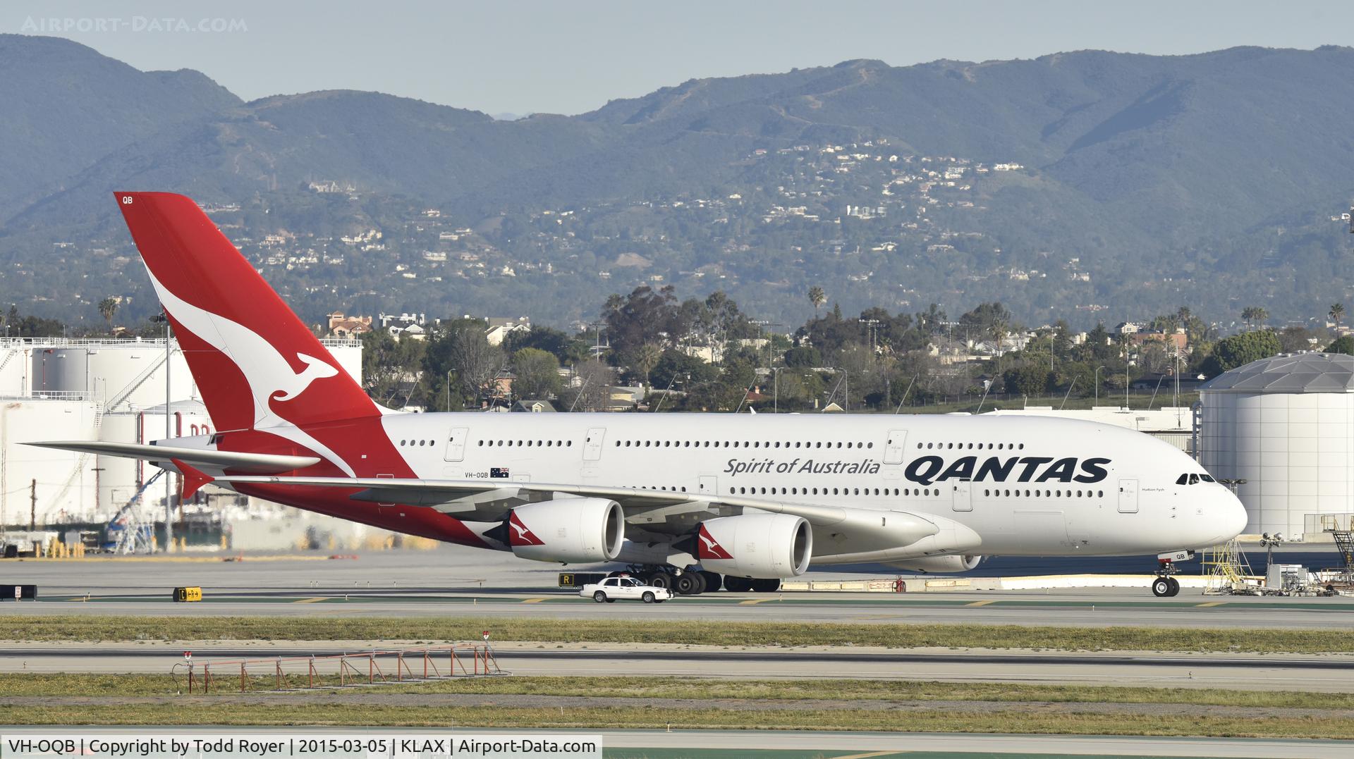 VH-OQB, 2008 Airbus A380-842 C/N 015, Taxiing to gate at LAX