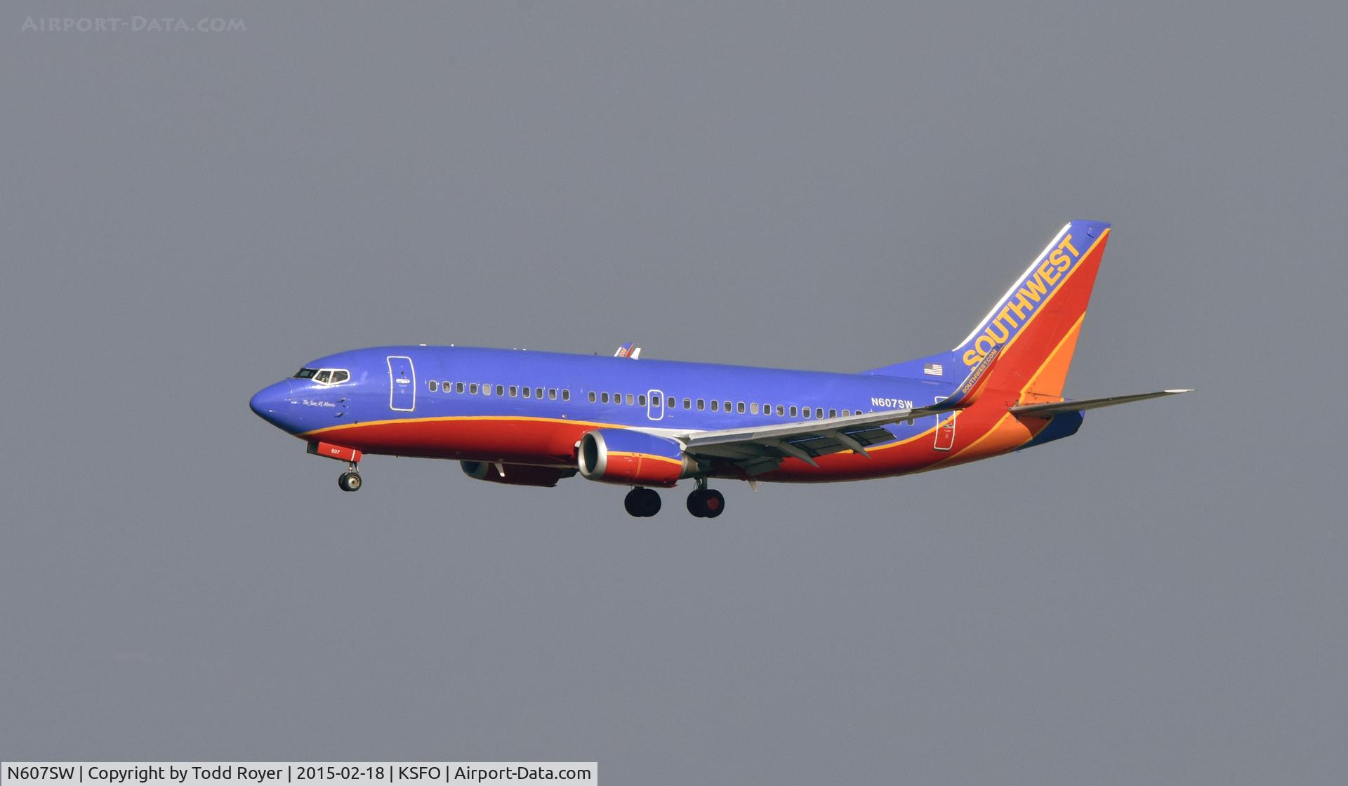 N607SW, 1995 Boeing 737-3H4 C/N 27927, Landing at SFO