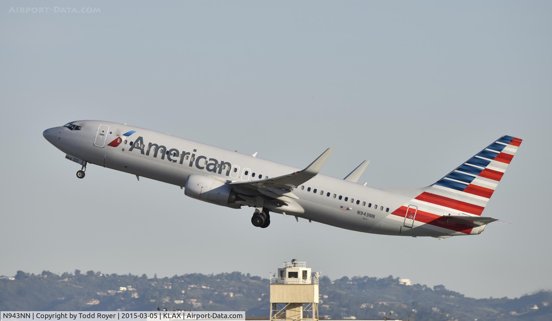 N943NN, 2013 Boeing 737-823 C/N 31177, Departing LAX on 25R