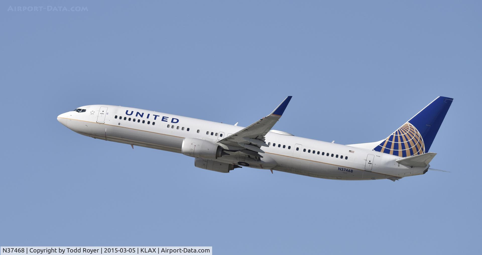 N37468, 2013 Boeing 737-924/ER C/N 32836, Departing LAX on 25R