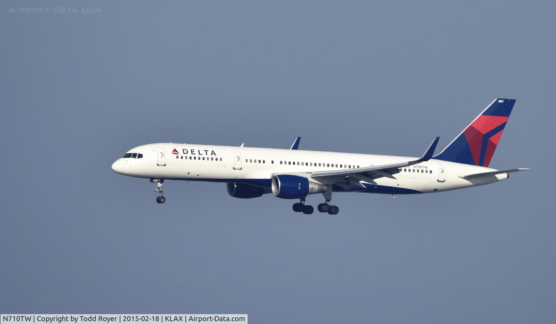 N710TW, 1997 Boeing 757-2Q8 C/N 28169, Landing at SFO