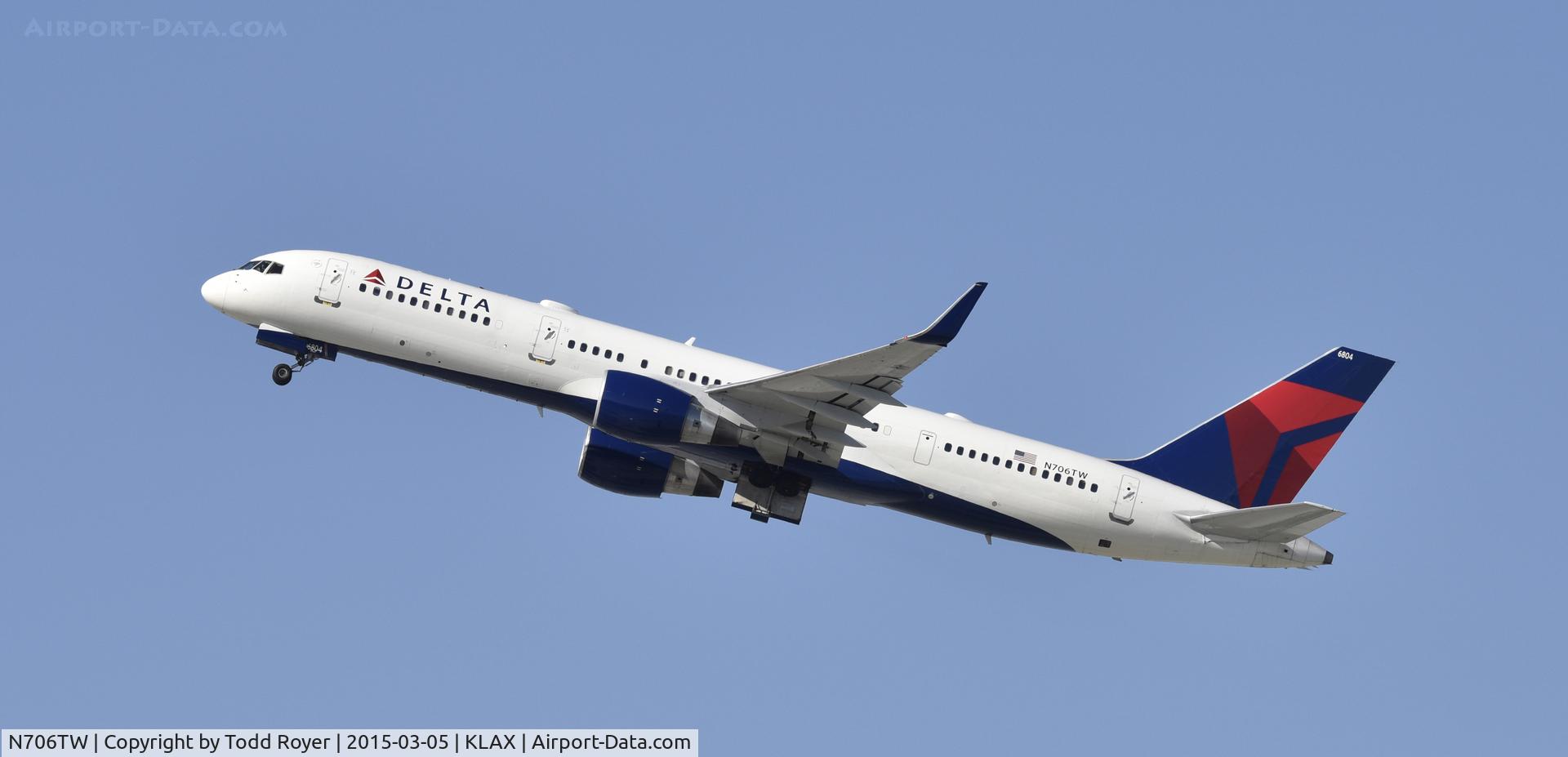 N706TW, 1997 Boeing 757-2Q8 C/N 28165, Departing LAX on 25R