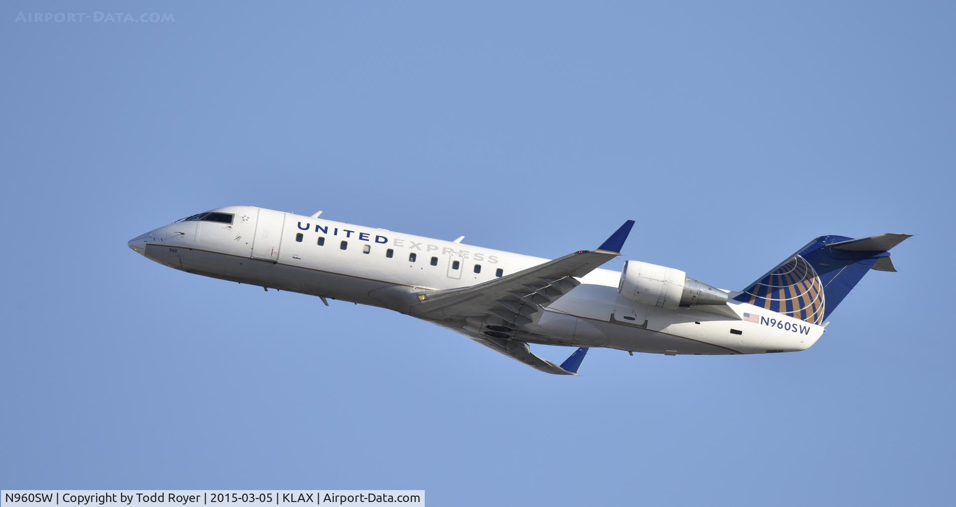 N960SW, 2003 Bombardier CRJ-200ER (CL-600-2B19) C/N 7853, Departing LAX on 25R