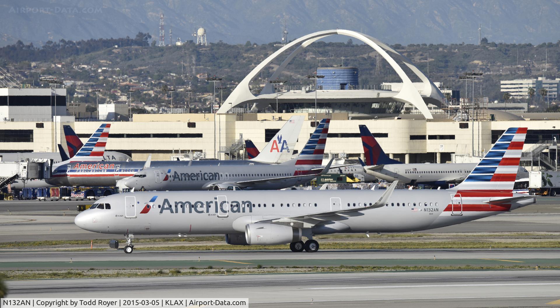 N132AN, 2015 Airbus A321-231 C/N 6473, Taxiing to gate at LAX