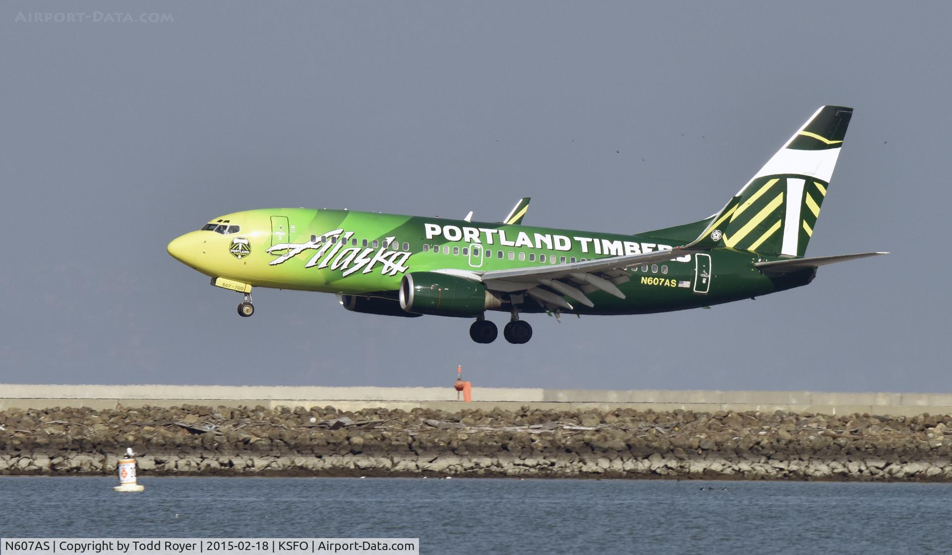 N607AS, 1999 Boeing 737-790 C/N 29751, Landing at SFO