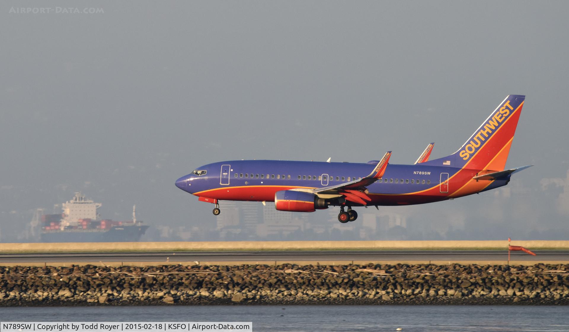 N789SW, 2000 Boeing 737-7H4 C/N 29816, Landing at SFO