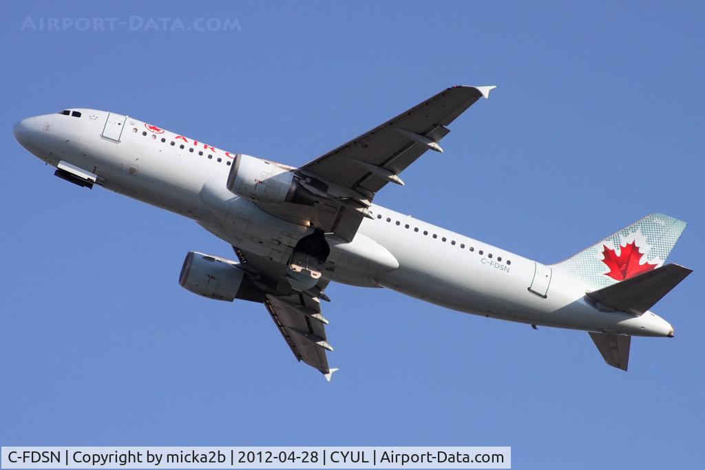 C-FDSN, 1990 Airbus A320-211 C/N 126, Take off. Scrapped in november 2020.