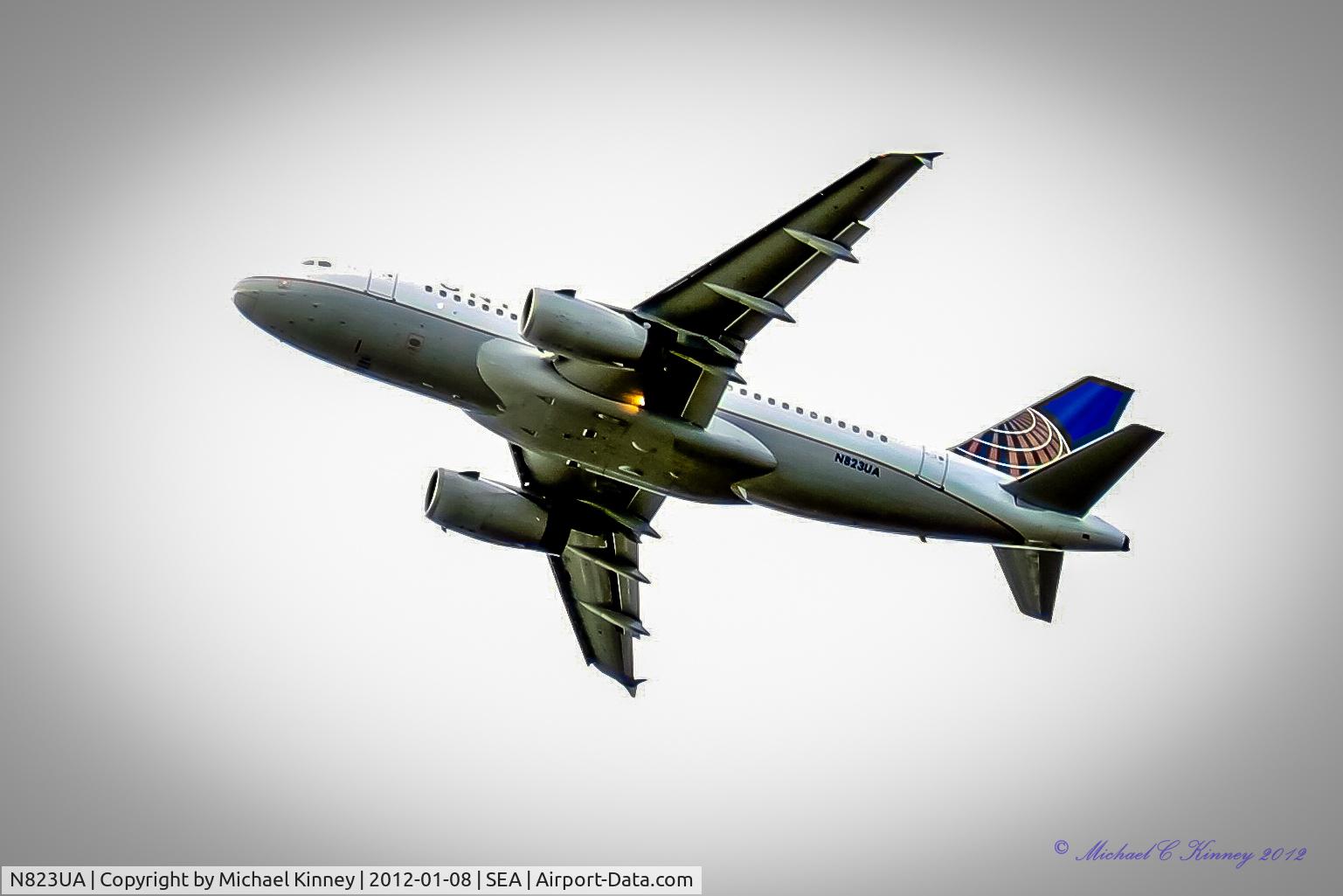 N823UA, 1998 Airbus A319-131 C/N 952, Departing airport